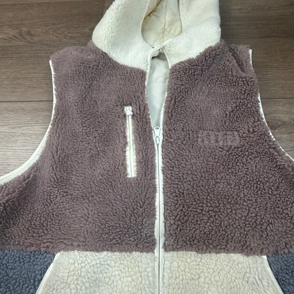 Kith Sherpa Vest Men's Hoodie Colorblock, Zip closure, Pockets, Lined Size Large - Picture 4 of 14